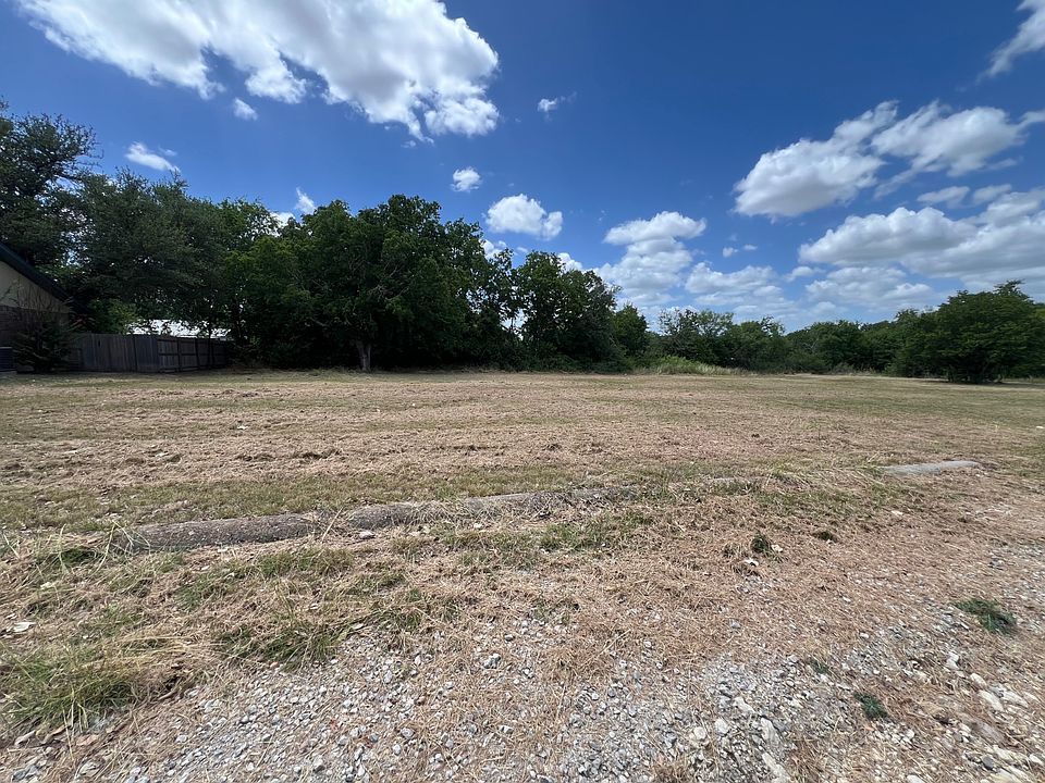 2nd image of Newman Ave