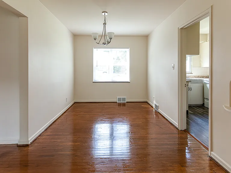 Parkview Apartments — Photo 13