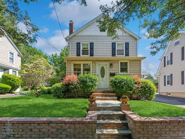 14 Park Avenue, Port Washington, NY 11050