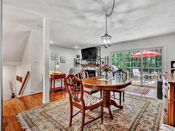 4th image of 3550 Londonderry Ln