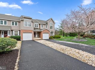 10 Kings Cross Cir, Doylestown, PA 18901