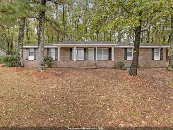 909 Burgess St NW, Russellville, AL 35653