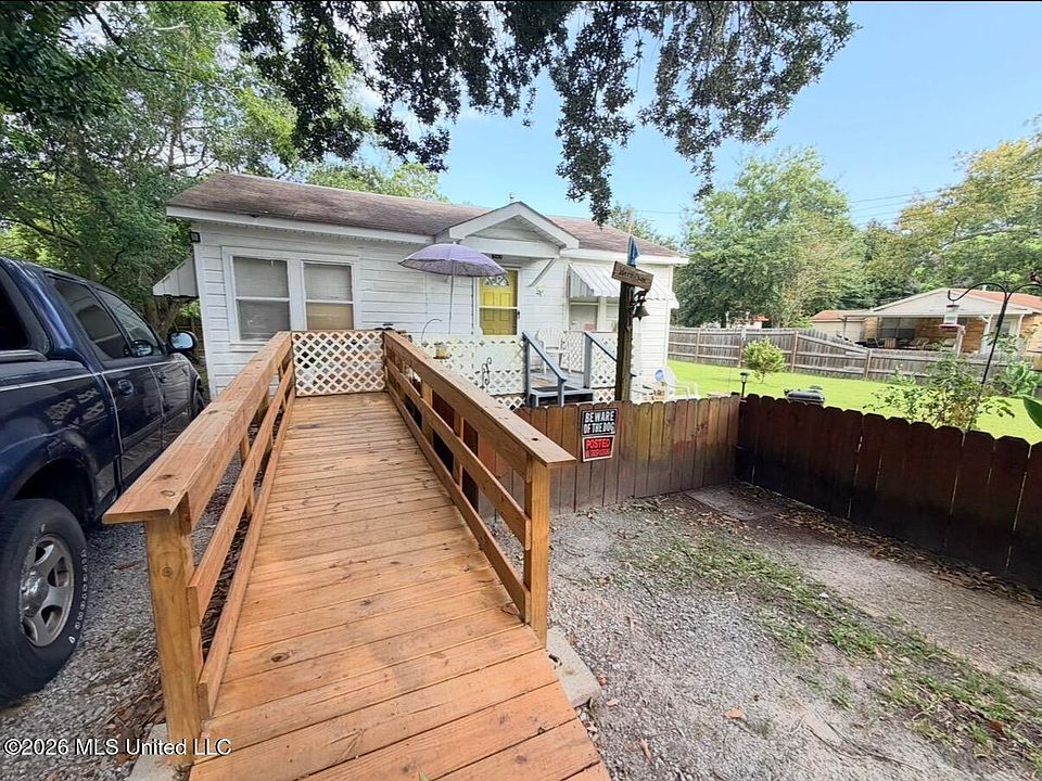 1st image of 1615 41st Ave
