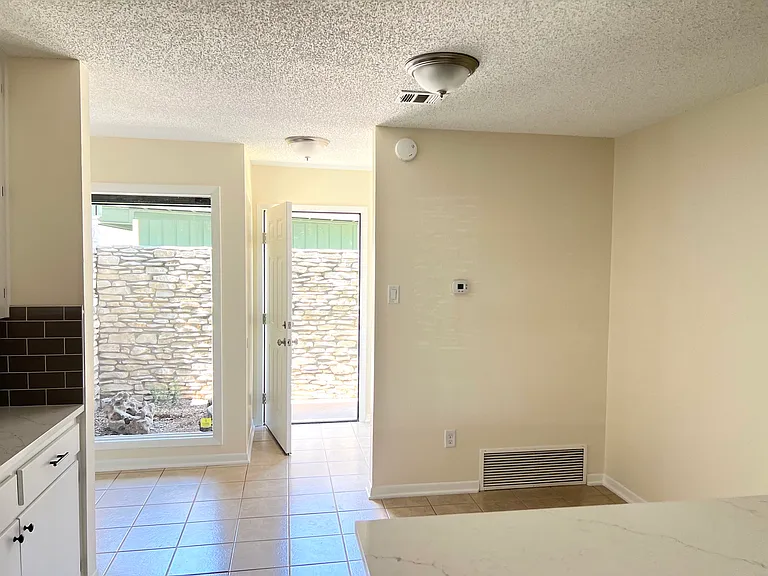 2305 Western Trails Blvd #A — Photo 18