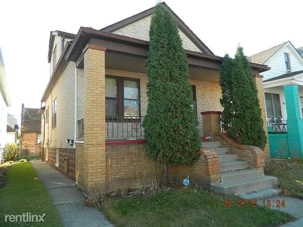 2406 Botsford St, Hamtramck, MI 48212