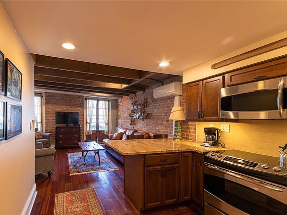 3rd image of 514 Dumaine St APT 4