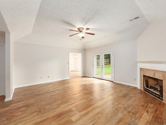 4th image of 108 Beinville St