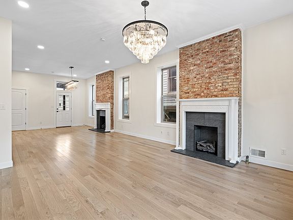 2nd image of 5522 Jackson St