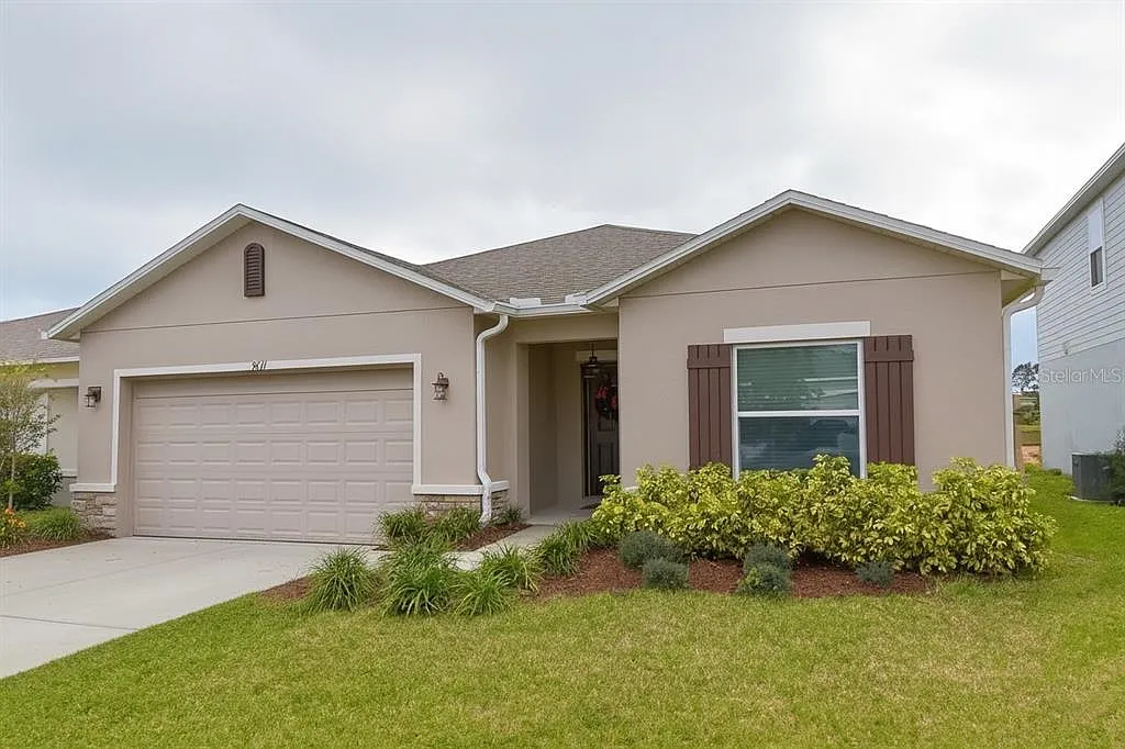 4 bed, 2.0 bath, 1848 sqft, $2,400 — Photo 1