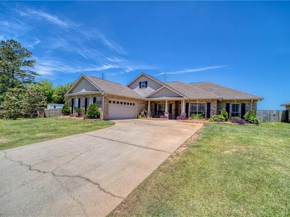 9882 Winchester Dr S, Semmes, AL 36575