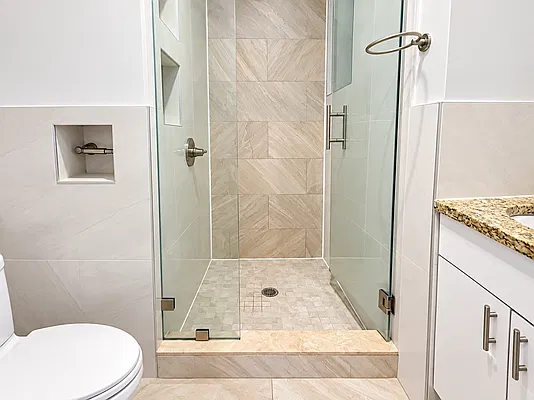 Bathroom, photo 1