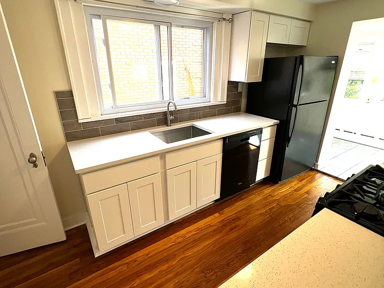 1228 Milan Ave — Photo 4