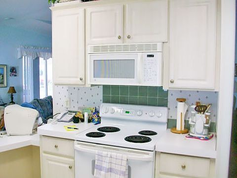 2nd image of 1737 Primrose Ln