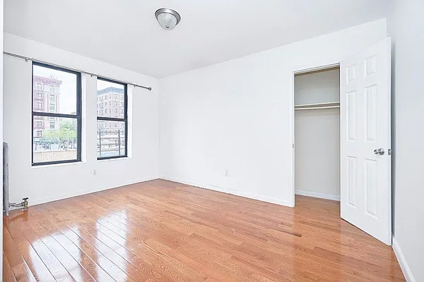 Rented by Ledvech Group | media 2