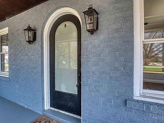 3rd image of 1222 Vann Ave