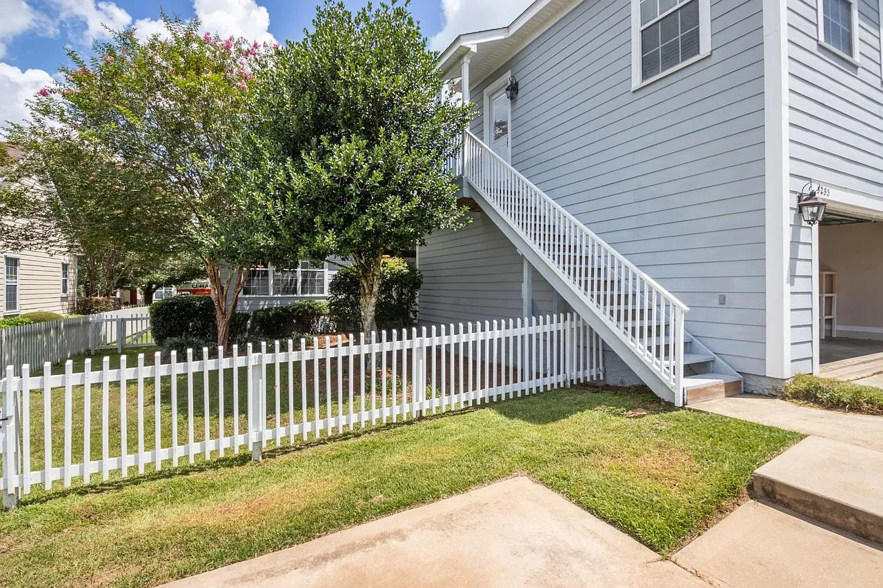 1 bed, 420 sqft, $1,200 — Photo 1