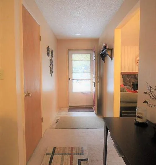 335 NW Larry St — Photo 3