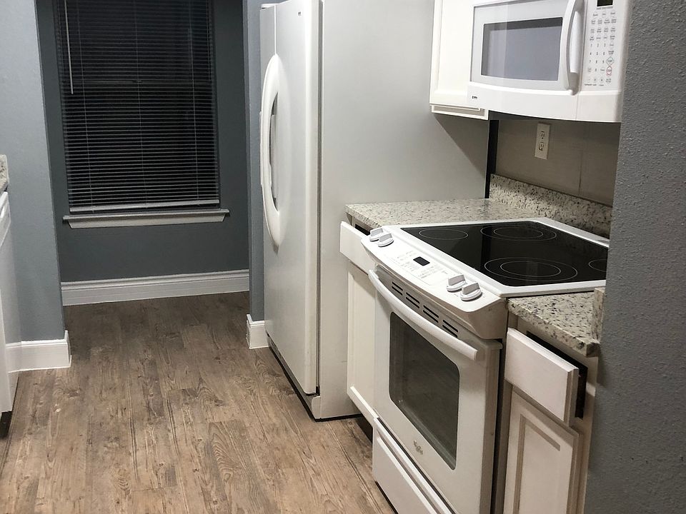 1st image of 8401 Forest Ridge Dr