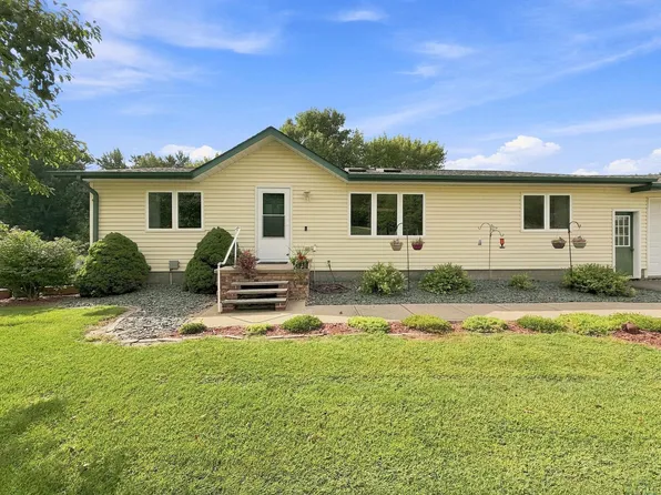 1805 Glen Ellen Rd, Sioux City, IA 51106
