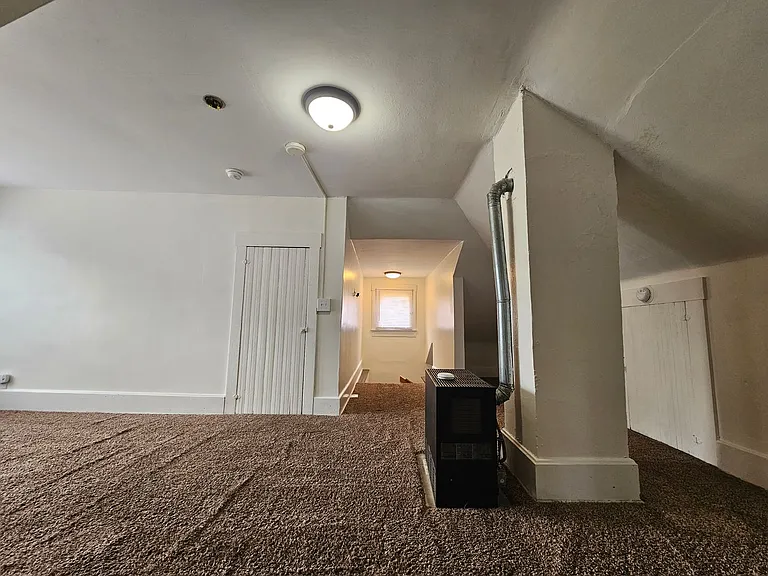 389 Gilmore St — Photo 16