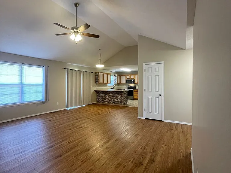 4442 W Normal St — Photo 28