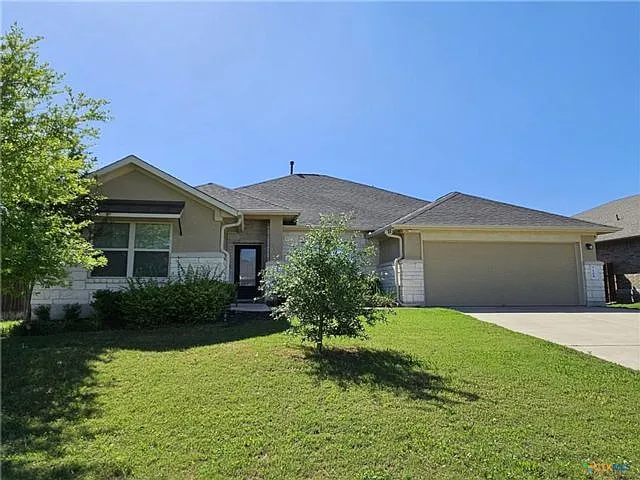 4 bed, 2.0 bath, 2000 sqft, $2,350 — Photo 2