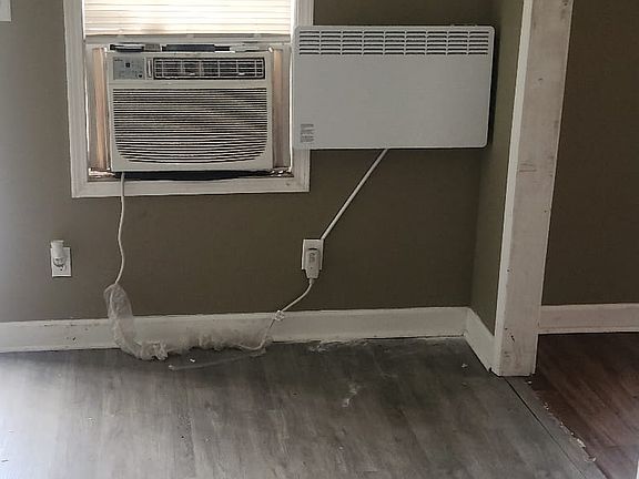 2nd image of 975 Marble Ave #975