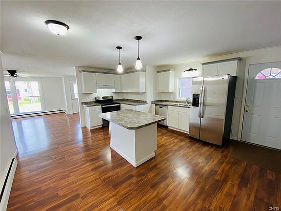 3rd image of 5 Venette St