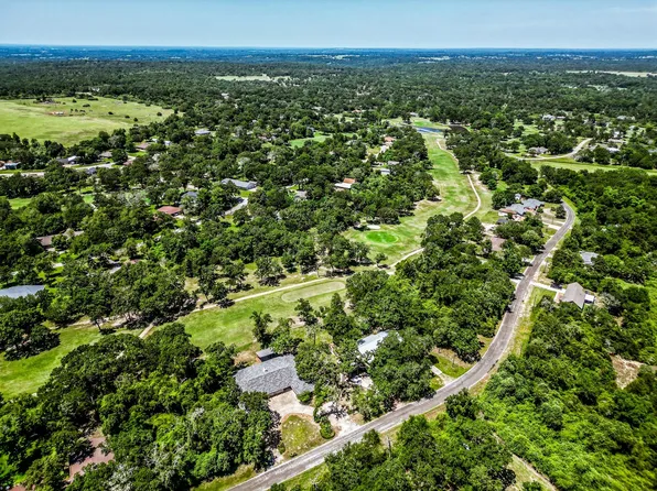 67 Fairway Dr, Hilltop Lakes, TX 77871