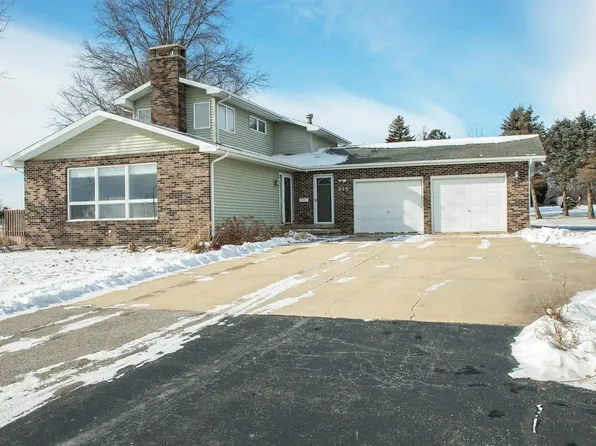 215 Landmark Dr, Raymond, IA 50667