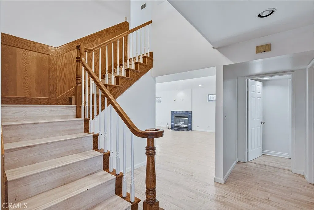5 bed, 4.5 bath, 3478 sqft, $6,500 — Photo 3