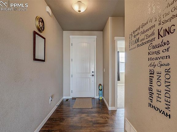 3rd image of 8934 Pacific Crest Dr