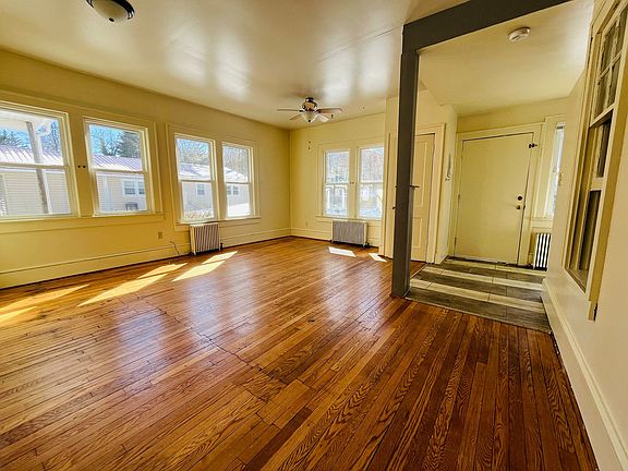 3rd image of 806 S Main St #3