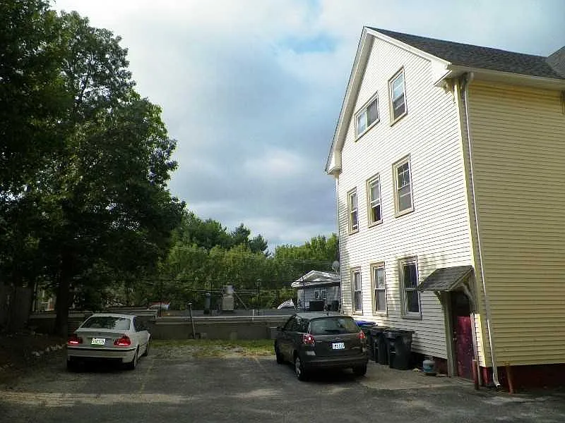Building Photo 3