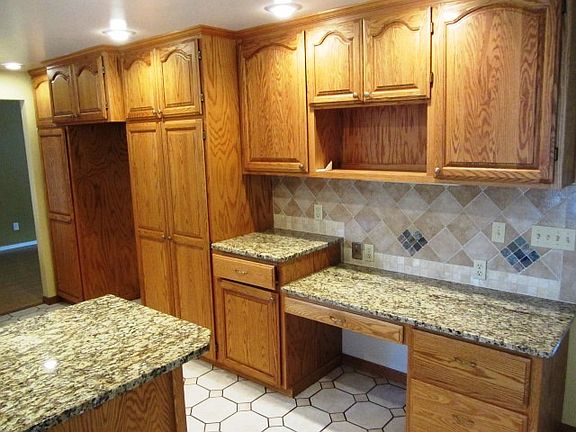 3rd image of 1223 W Cherrywood Ct
