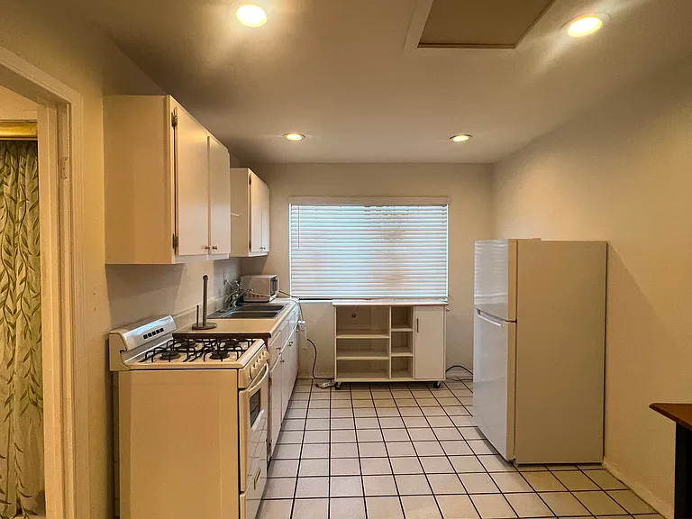 1513 N Catalina St #A — Photo 7