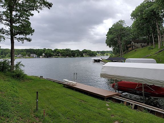 3rd image of 299 Red Oak Ct