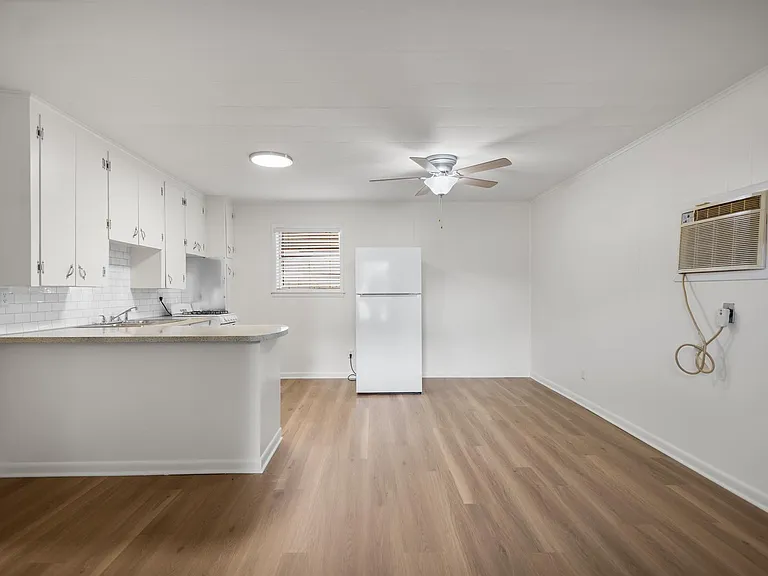 Villa North Apartments - 1 bedroom apartment — Photo 1