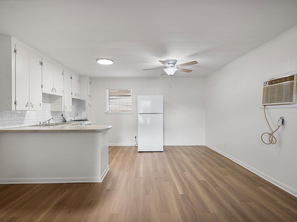 1st image of 4401 North St #35