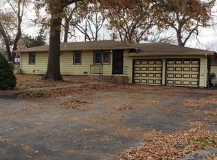5816 Manning Ave, Raytown, MO 64133