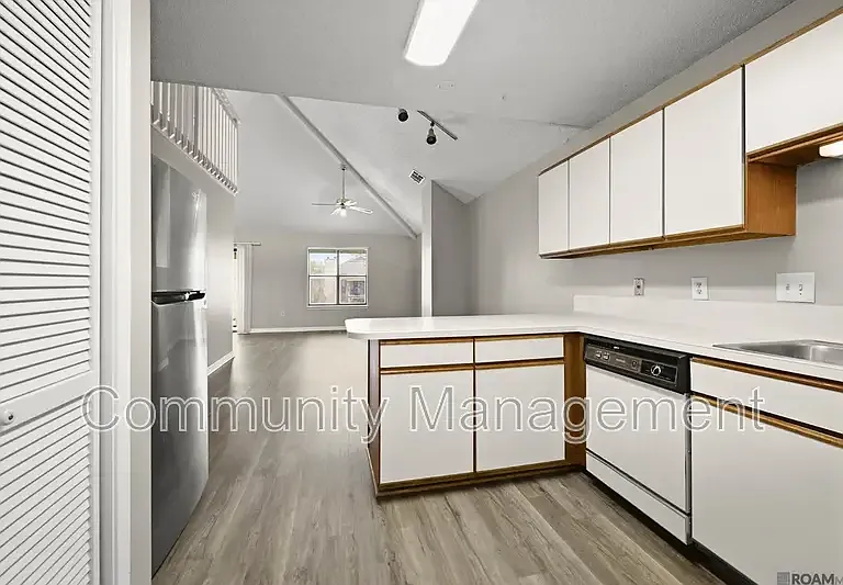 5141 Butter Creek Ln #208 — Photo 7
