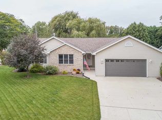 1203 Montclaire Ct, Appleton, WI 54915