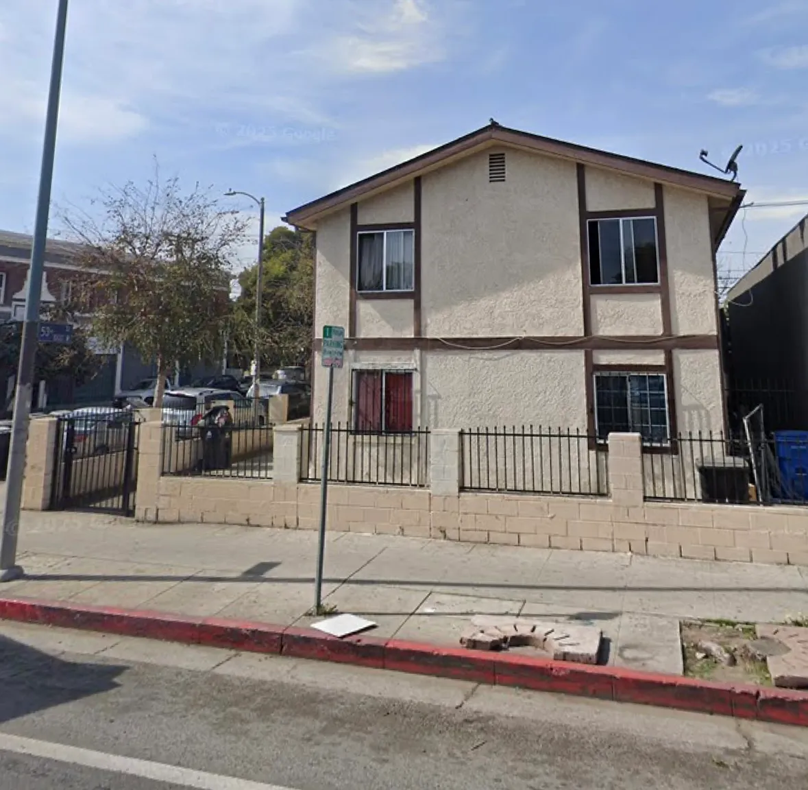 3 bed, $2,900 — Photo 1