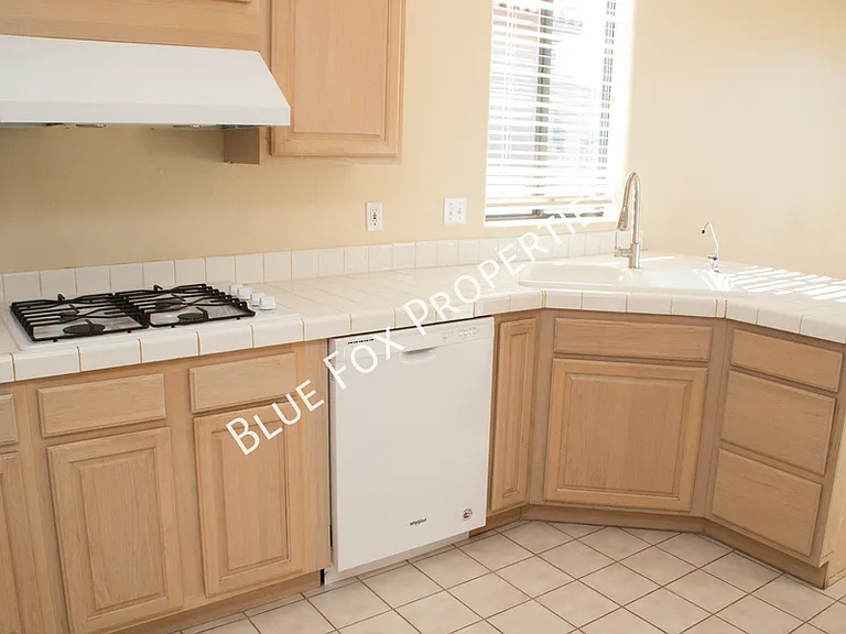 4131 E Hawks Wing Dr — Photo 4