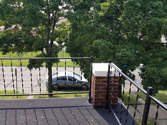 3rd image of 5034 Hurlbut St #0