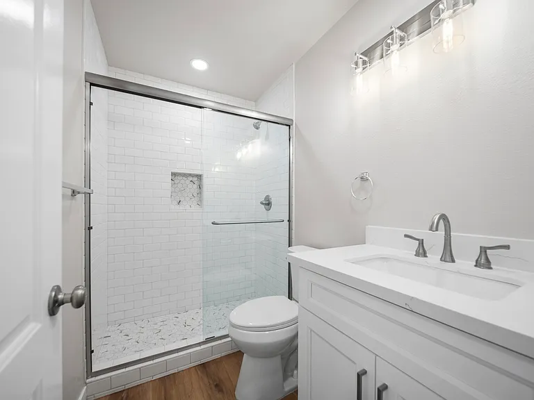 541 N 6th St #F — Photo 16