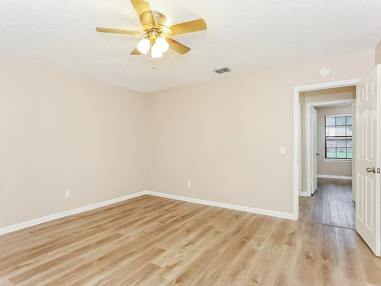 1704 Sandy Hollow Loop — Photo 10