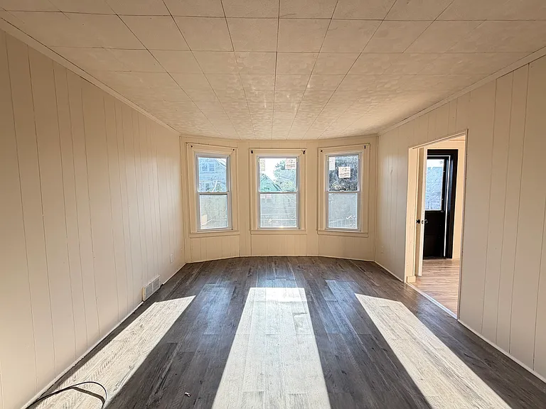 67 Barton St #2 — Photo 7