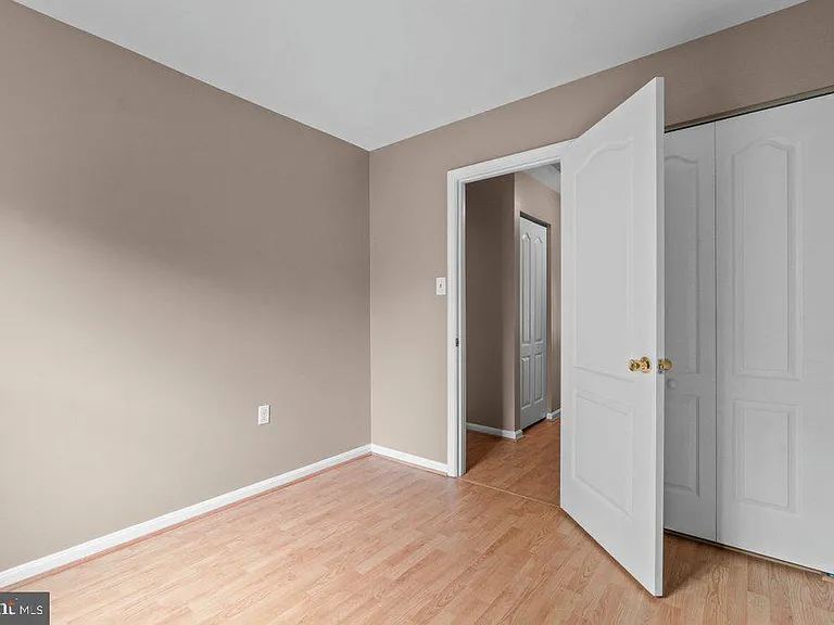 8 Wessex Ct — Photo 25