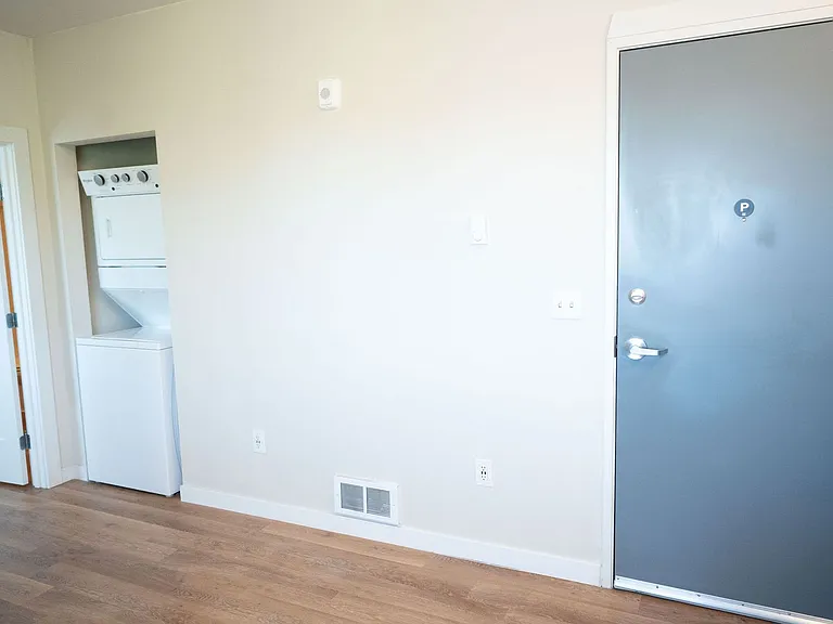 3715 McKinley Ave #207 — Photo 36